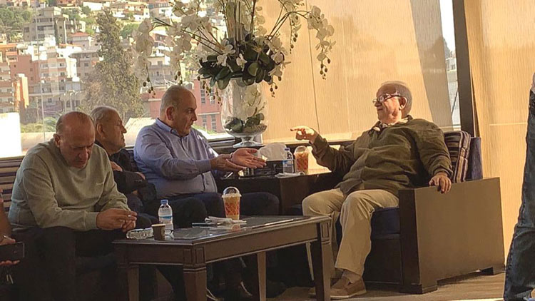 أبو مرعي يستقبل المرشح النقيب الذي شكره على دعمه في الانتخابات النيابية أبو مرعي يستقبل المرشح النقيب الذي شكره على دعمه في الانتخابات النيابية