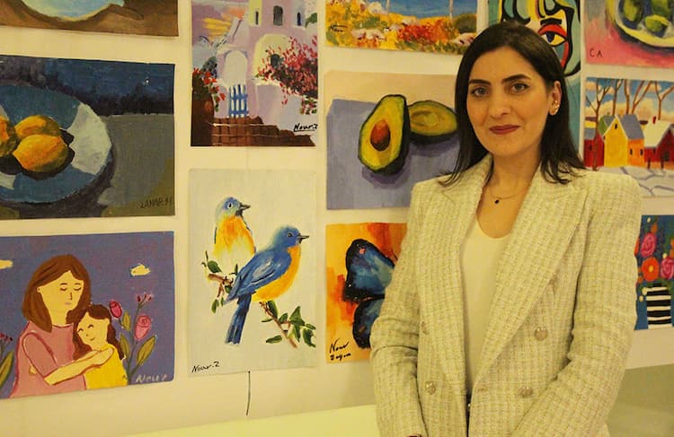 الفنانة التشكيلية "نيفين جمعة" تفتتح معرضها الثاني الفنانة التشكيلية "نيفين جمعة" تفتتح معرضها الثاني