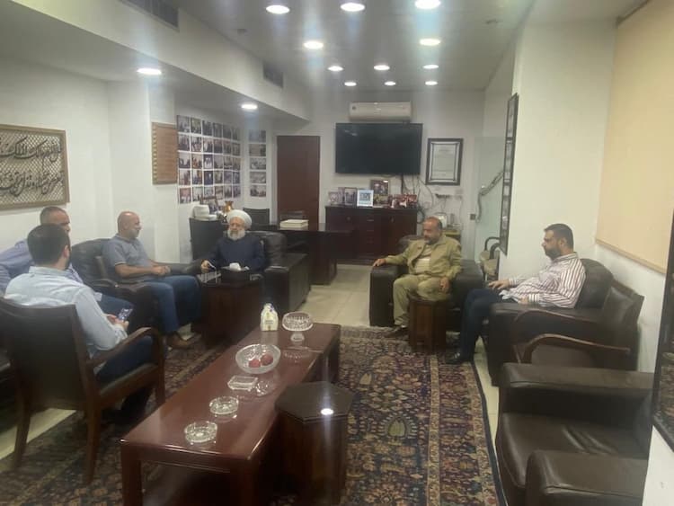 الشيخ ماهر حمود يستقبل وفدا من الجماعة الإسلامية الشيخ ماهر حمود يستقبل وفدا من الجماعة الإسلامية