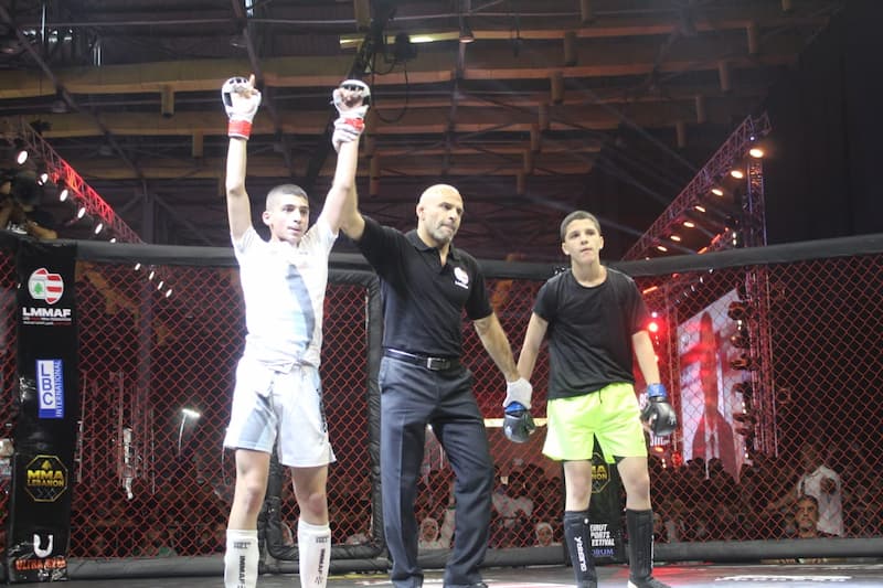 البطل الصيداوي "عبد الرحمن محمد البابا" يتألق في لعبة MMA ضمن فعاليات Beirut festival sport البطل الصيداوي "عبد الرحمن محمد البابا" يتألق في لعبة MMA ضمن فعاليات Beirut festival sport