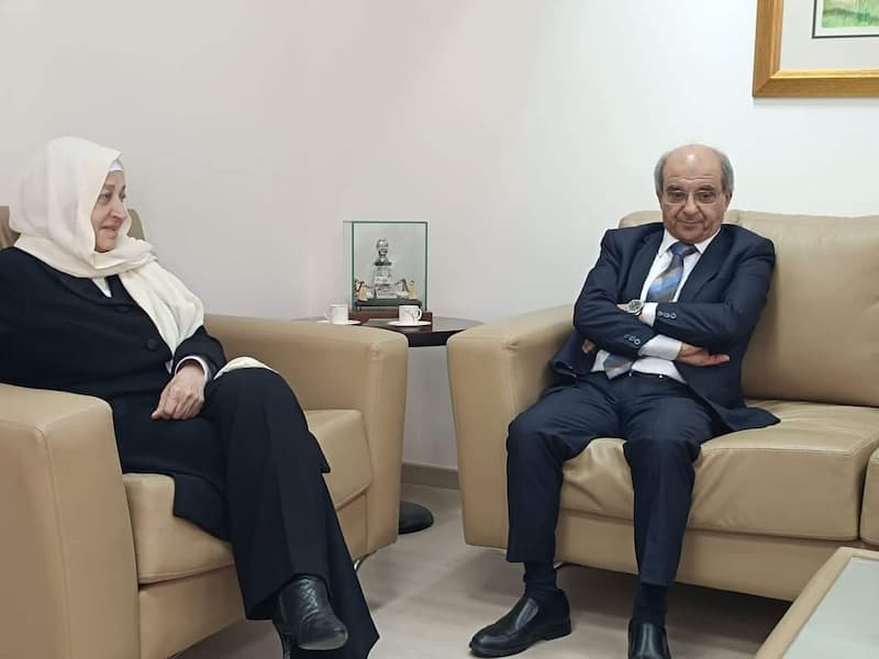 الوزير جورج كلاس التقى بهية الحريري بحضور حيدر والزعني وسليمان ووفد من الوزارة الوزير جورج كلاس التقى بهية الحريري بحضور حيدر والزعني وسليمان ووفد من الوزارة