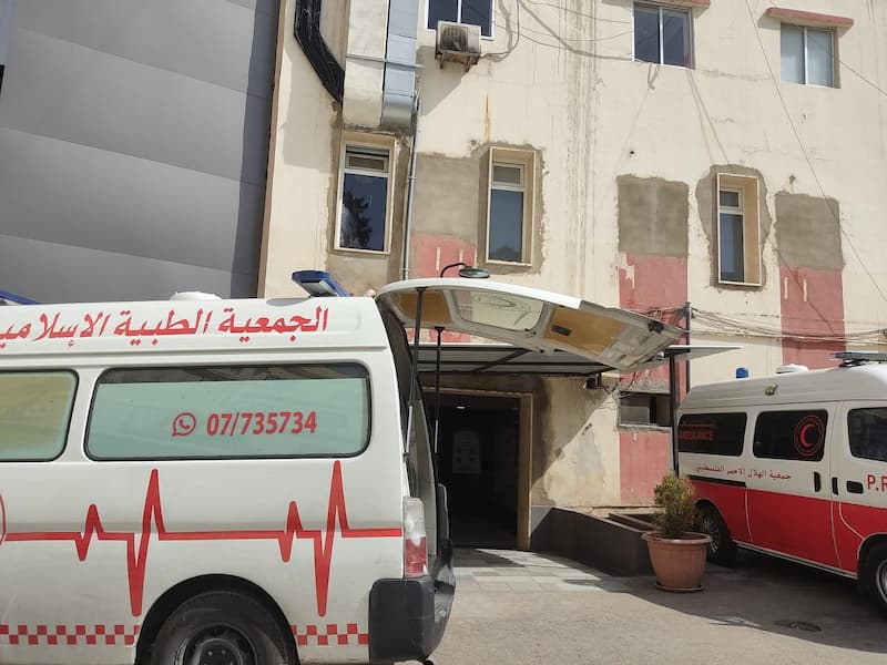 إصابة شخص نتيجة حادث صدم دراجة في طريق سينيق إصابة شخص نتيجة حادث صدم دراجة في طريق سينيق