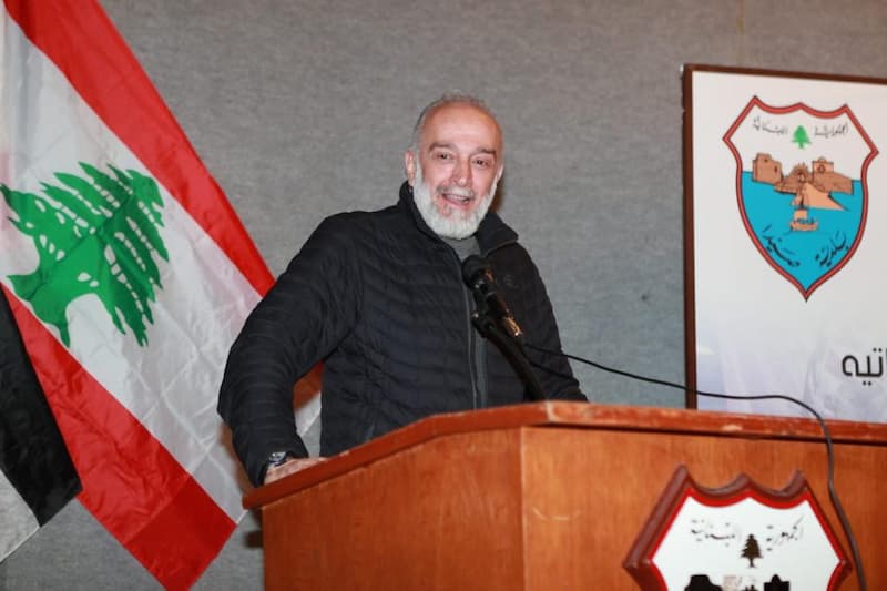 حسن الشماس: لتتوجه السهام إلى المكان الصحيح حسن الشماس: لتتوجه السهام إلى المكان الصحيح