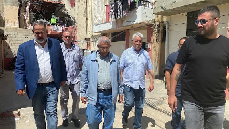 أسامة سعد يرافقه وفد من التنظيم قدم واجب العزاء برحيل "أبو طارق السعدي" في مخيم عين الحلوة أسامة سعد يرافقه وفد من التنظيم قدم واجب العزاء برحيل "أبو طارق السعدي" في مخيم عين الحلوة