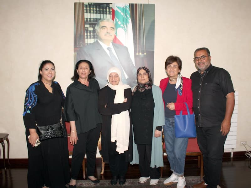 بهية الحريري تلتقي مديرة مجموعة بسمة الدولية ووفدين من "ثانوية الدنيا" و "نقابة الحرفيين" بهية الحريري تلتقي مديرة مجموعة بسمة الدولية ووفدين من "ثانوية الدنيا" و "نقابة الحرفيين"