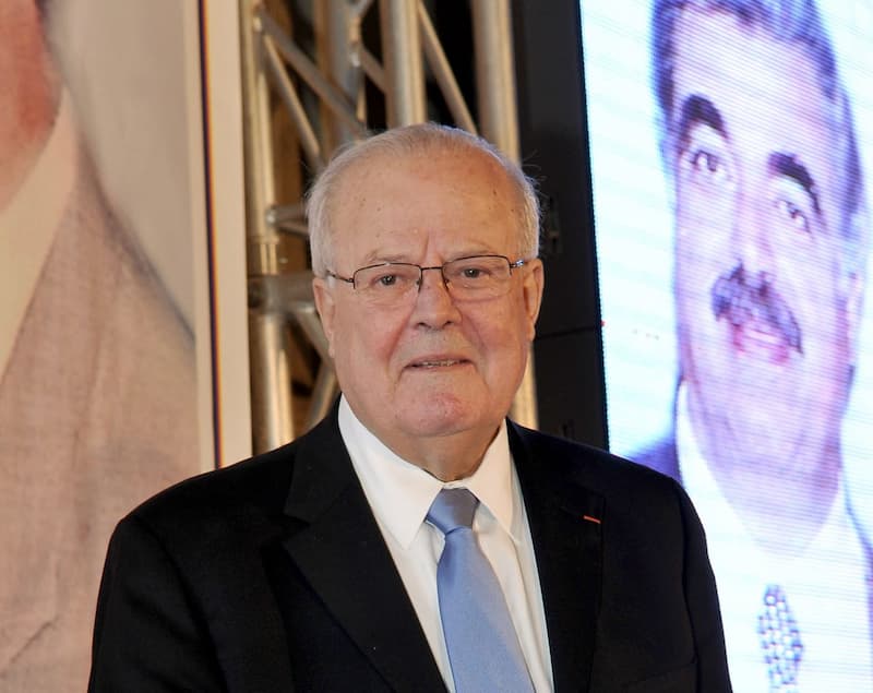 بهية الحريري في الذكرى الأولى لغياب الدكتور غسان حمود: طيفه لا يغادر صيدا.. وأقوى من أن يطويه نسيان بهية الحريري في الذكرى الأولى لغياب الدكتور غسان حمود: طيفه لا يغادر صيدا.. وأقوى من أن يطويه نسيان