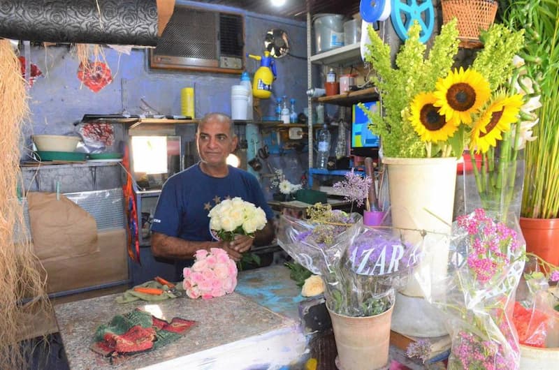 إزدهار بيع الزهور في صيدا: من حفلات التخرّج... حتى الطلاق والتشييع إزدهار بيع الزهور في صيدا: من حفلات التخرّج... حتى الطلاق والتشييع