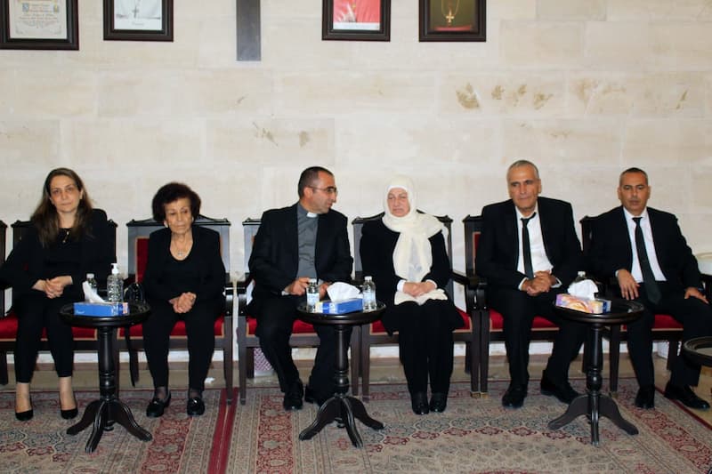 بهية الحريري تزور جزين وتقدم التعازي للمونسنيور الأسمر بوفاة والده بهية الحريري تزور جزين وتقدم التعازي للمونسنيور الأسمر بوفاة والده