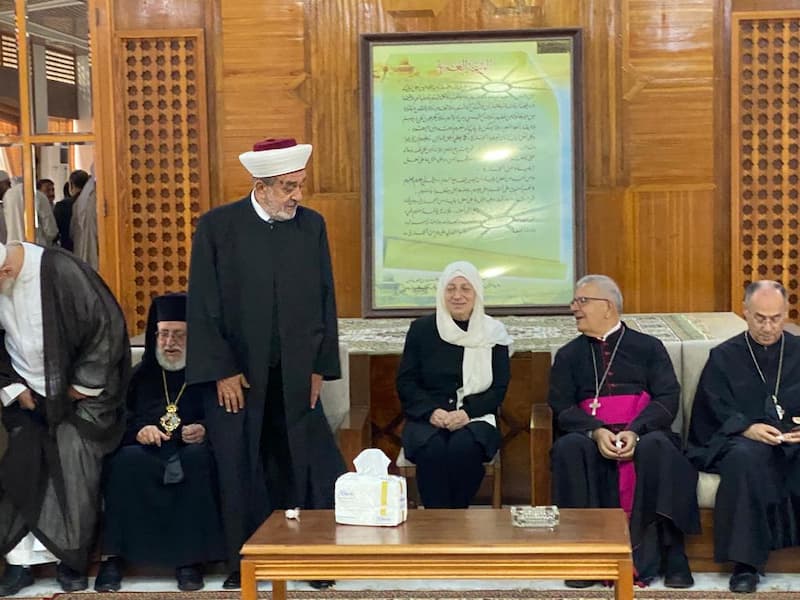 بهية الحريري زارت إفتاء صيدا مهنئة المفتي سوسان بالأضحى بهية الحريري زارت إفتاء صيدا مهنئة المفتي سوسان بالأضحى