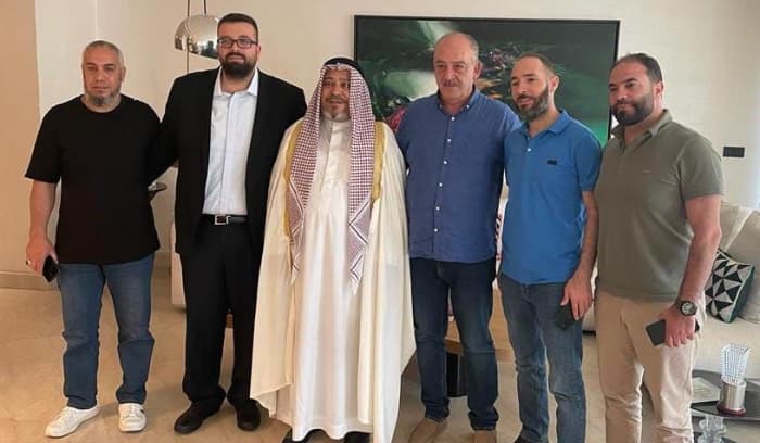 وفد من عائلة حسن غصن يزور أحمد الحريري: يجمعنا خط الرئيس الشهيد ولا يفرقنا أحد وفد من عائلة حسن غصن يزور أحمد الحريري: يجمعنا خط الرئيس الشهيد ولا يفرقنا أحد