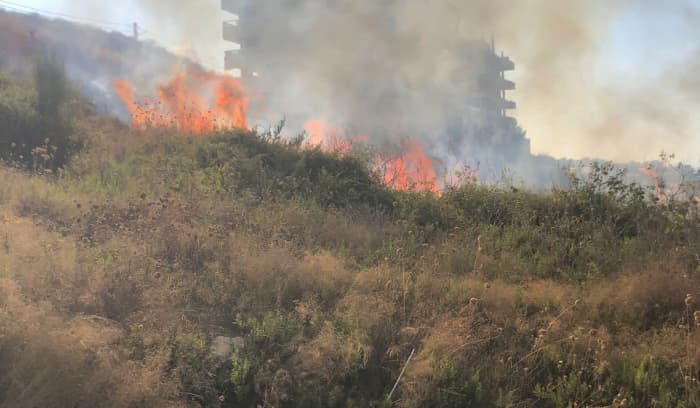 حريق في أحراج بقسطا وفرق الإطفاء عملت على اخماده حريق في أحراج بقسطا وفرق الإطفاء عملت على اخماده