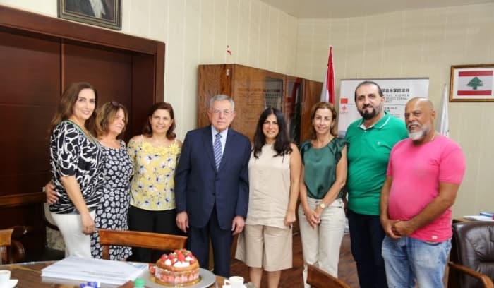 السنيورة من الكونسرفتوار: محاولات ممنهجة لإطفاء جذوة الثقافة اللبنانية والأهم إعادة الاعتبار للكفاءة والجدارة في تسلّم المناصب العامة والمحاسبة على أساس الأداء السنيورة من الكونسرفتوار: محاولات ممنهجة لإطفاء جذوة الثقافة اللبنانية والأهم إعادة الاعتبار للكفاءة والجدارة في تسلّم المناصب العامة والمحاسبة على أساس الأداء