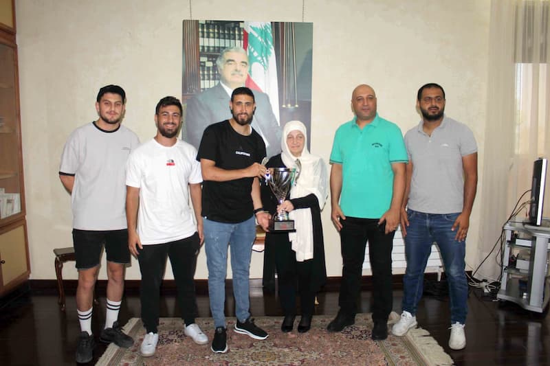 بهية الحريري تبارك لأكاديمية "رومنيستا" فوزها ببطولة لبنان بكرة الصالات تحت 16 سنة بهية الحريري تبارك لأكاديمية "رومنيستا" فوزها ببطولة لبنان بكرة الصالات تحت 16 سنة