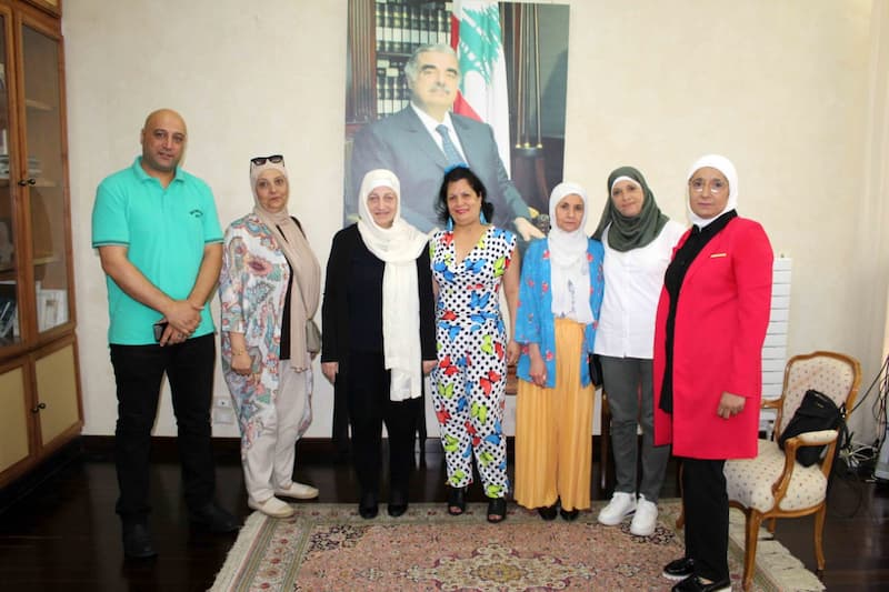 بهية الحريري تتابع مطالب المعلمين المتقاعدين بهية الحريري تتابع مطالب المعلمين المتقاعدين