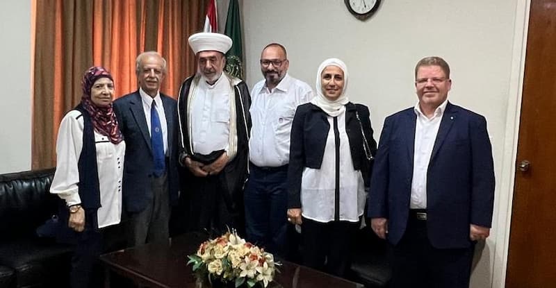 وفد جمعية "روّاد الكشاف المسلم" في صيدا زار المفتي سوسان وفد جمعية "روّاد الكشاف المسلم" في صيدا زار المفتي سوسان