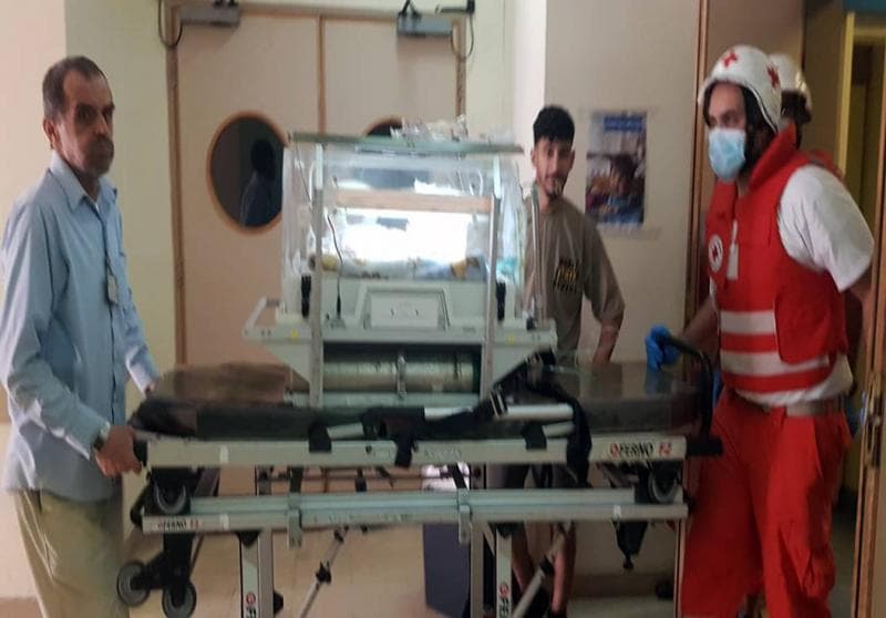 إجلاء آخر طفل من مستشفاها الحكومي.. صيدا تنتظر من يمدها بالحياة! إجلاء آخر طفل من مستشفاها الحكومي.. صيدا تنتظر من يمدها بالحياة!