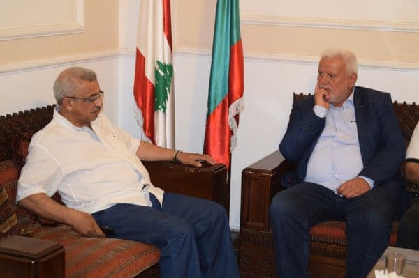 أسامة سعد بحث مع مسؤولي "فتح" و"حماس" في تثبيت وقف اطلاق النار وانجاز التحقيق وعدم السماح بالتفلتات الأمنية أسامة سعد بحث مع مسؤولي "فتح" و"حماس" في تثبيت وقف اطلاق النار وانجاز التحقيق وعدم السماح بالتفلتات الأمنية