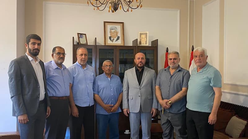 أسامة سعد التقى بوفد من "حركة حماس" برئاسة ممثل الحركة في لبنان أحمد عبد الهادي أسامة سعد التقى بوفد من "حركة حماس" برئاسة ممثل الحركة في لبنان أحمد عبد الهادي