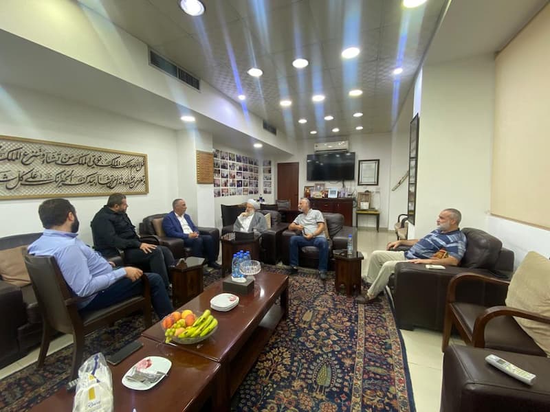 الشيخ ماهر حمود يستقبل وفدا من حركة أمل وحزب الله الشيخ ماهر حمود يستقبل وفدا من حركة أمل وحزب الله
