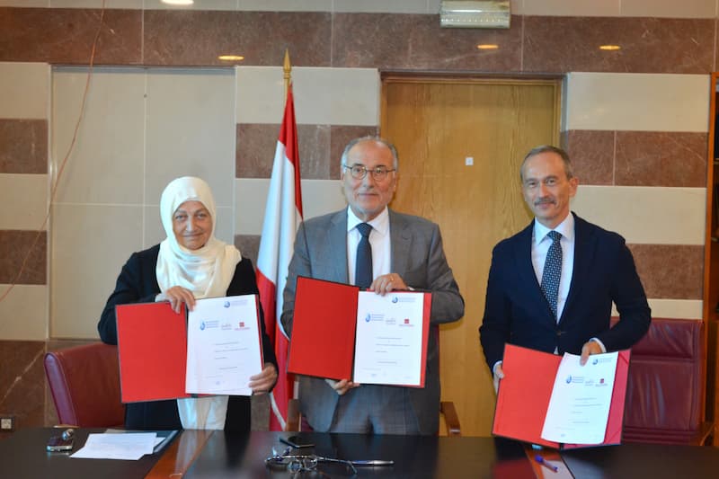 مذكرة تفاهم بين وزارة التربية ومؤسسة الحريري ومنظمة البكالوريا الدولية مذكرة تفاهم بين وزارة التربية ومؤسسة الحريري ومنظمة البكالوريا الدولية