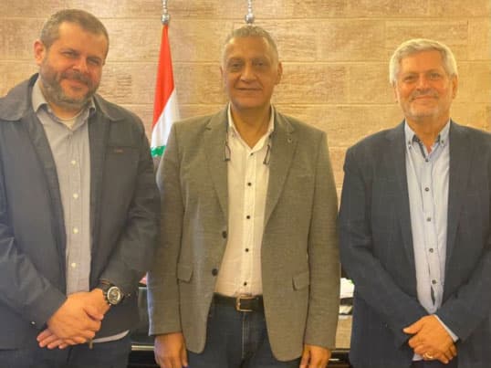 ضاهر على رأس وفد زار رئيس بلدية صيدا مهنئاً ضاهر على رأس وفد زار رئيس بلدية صيدا مهنئاً