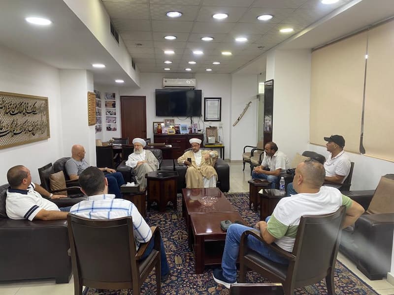 الشيخ ماهر حمود يستقبل الناشط الليبي أحمد خليفة ووفدا من جمعية مستوصف الرازي الشيخ ماهر حمود يستقبل الناشط الليبي أحمد خليفة ووفدا من جمعية مستوصف الرازي