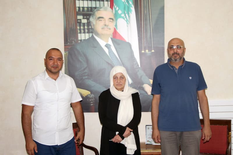 بهية الحريري تستقبل المدير الجديد لـ"معهد صيدا الفني" أكرم عاشور وتنوه بجهود المدير السابق أدهم قبرصلي بهية الحريري تستقبل المدير الجديد لـ"معهد صيدا الفني" أكرم عاشور وتنوه بجهود المدير السابق أدهم قبرصلي