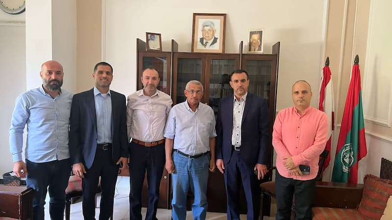 أسامة سعد التقى وفدا من معاهد "آفاق" أسامة سعد التقى وفدا من معاهد "آفاق"