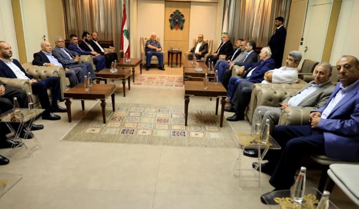 البيسري اجتمع مع هيئة العمل الفلسطيني واتفاق على وقف فوري ودائم لاطلاق النار ومتابعة تسليم المطلوبين البيسري اجتمع مع هيئة العمل الفلسطيني واتفاق على وقف فوري ودائم لاطلاق النار ومتابعة تسليم المطلوبين