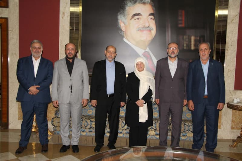 وفد "حماس" عرض مع بهية الحريري الوضع بعين الحلوة وفد "حماس" عرض مع بهية الحريري الوضع بعين الحلوة