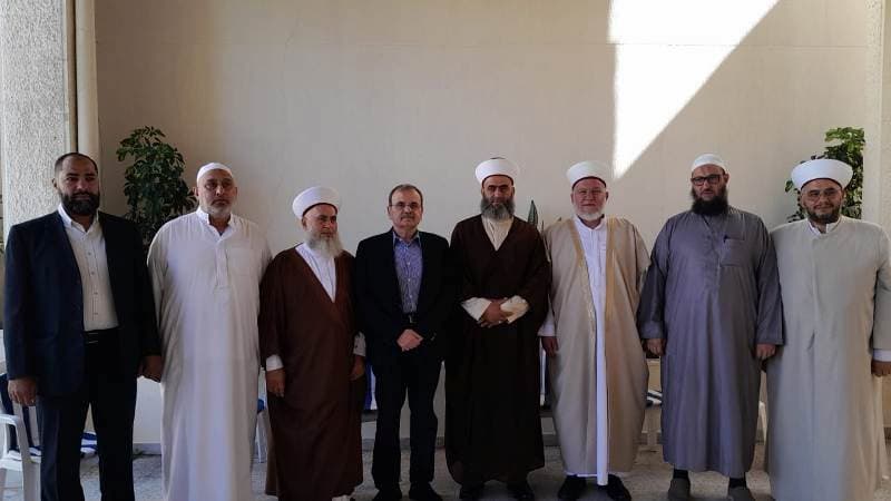 البزري يبحث تثبيت وقف إطلاق النار ومنع تكرار الإشتباكات مع هيئة علماء المسلمين البزري يبحث تثبيت وقف إطلاق النار ومنع تكرار الإشتباكات مع هيئة علماء المسلمين