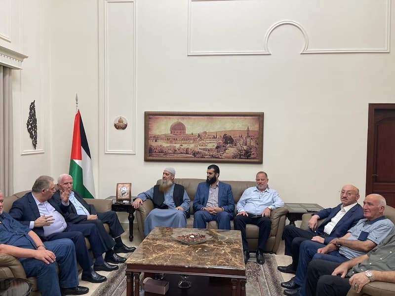 الأحمد يستقبل وفداً من "عصبة الأنصار" الأحمد يستقبل وفداً من "عصبة الأنصار"