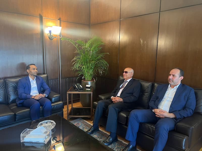 رئيس غرفة التجارة والصناعة والزراعة في صيدا والجنوب استقبل سفير ماليزيا رئيس غرفة التجارة والصناعة والزراعة في صيدا والجنوب استقبل سفير ماليزيا