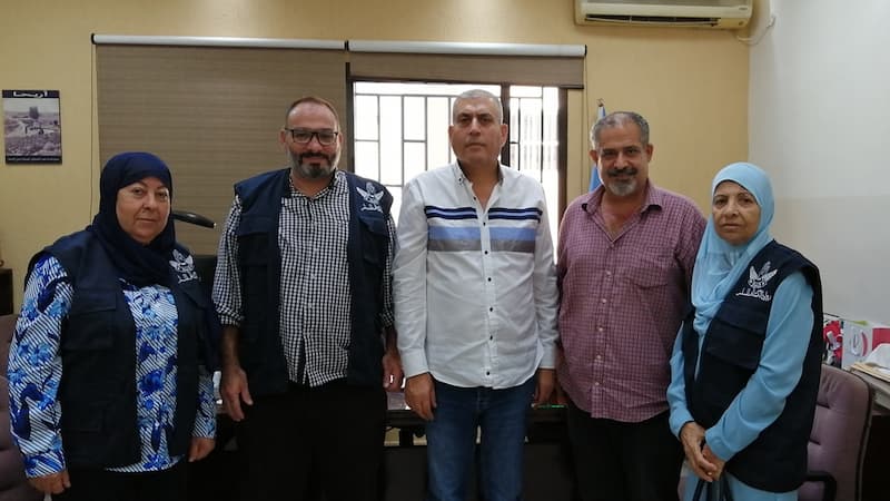 جمعية رواد الكشاف المسلم توزع مواد تنظيف على النازحين في صيدا جمعية رواد الكشاف المسلم توزع مواد تنظيف على النازحين في صيدا