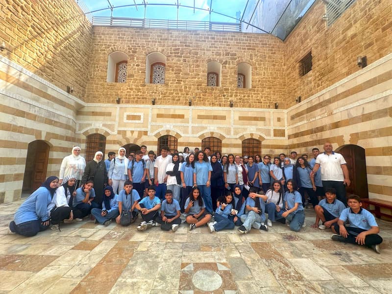 جولة لتلامذة "مدرسة الحاج بهاء الدين الحريري" في رحاب "تاريخ صيدا وتراثها" جولة لتلامذة "مدرسة الحاج بهاء الدين الحريري" في رحاب "تاريخ صيدا وتراثها"