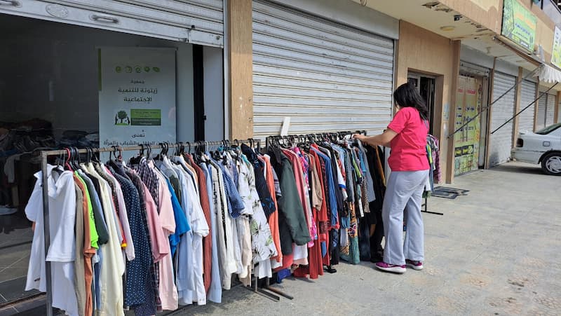 زيتونة: حملة لتوزيع الملابس والأحذية زيتونة: حملة لتوزيع الملابس والأحذية