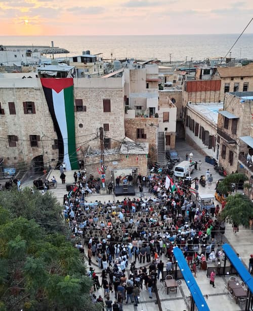 مهرجان في ساحة باب السراي في صيدا القديمة احتفاءً ببطولات شعبنا الفلسطيني في معركة "طوفان الأقصى" مهرجان في ساحة باب السراي في صيدا القديمة احتفاءً ببطولات شعبنا الفلسطيني في معركة "طوفان الأقصى"