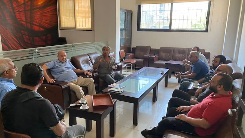 أسامة سعد يبحث مع وفد من المدينة الصناعية في صيدا مشكلة انتشار النفايات واحتراقها المفتعل أسامة سعد يبحث مع وفد من المدينة الصناعية في صيدا مشكلة انتشار النفايات واحتراقها المفتعل