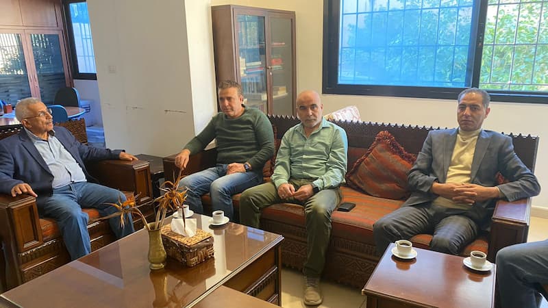 أسامة سعد استقبل لجنة الوفاق للحفاظ على المخيمات أسامة سعد استقبل لجنة الوفاق للحفاظ على المخيمات
