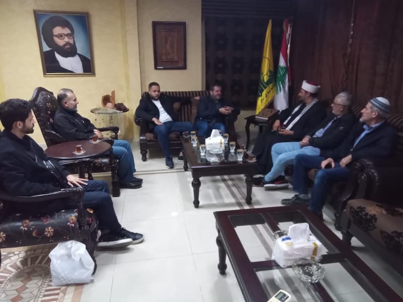 حزب الله إستقبل وفدا من جمعية سراج الهدى في صيدا حزب الله إستقبل وفدا من جمعية سراج الهدى في صيدا
