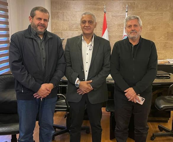 وفد من "حزب الله" عرض مع رئيس بلدية صيدا شؤونا تنموية في المدينة وفد من "حزب الله" عرض مع رئيس بلدية صيدا شؤونا تنموية في المدينة