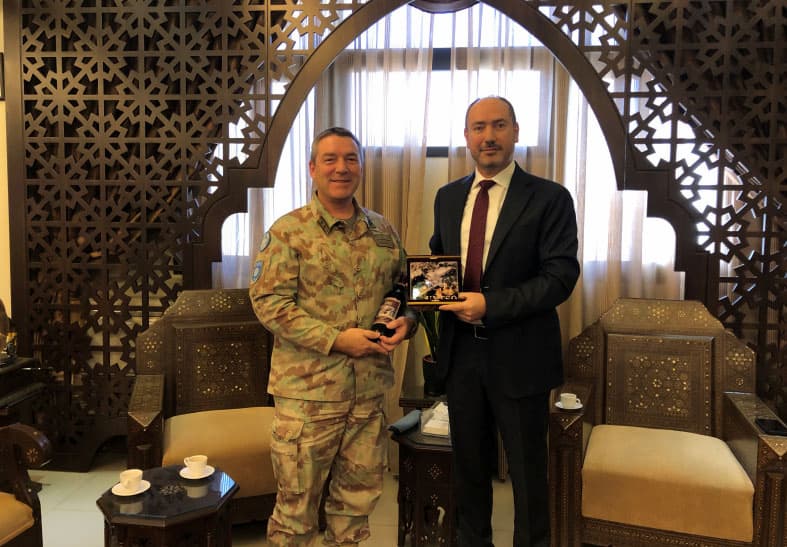 وفد من هيئة الامم المتحدة لمراقبة الهدنة زار محافظ الجنوب وفد من هيئة الامم المتحدة لمراقبة الهدنة زار محافظ الجنوب
