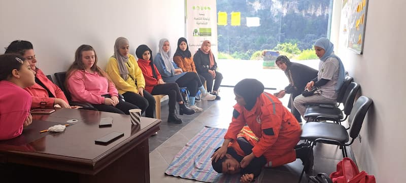 زيتونة تنظم بالتعاون مع الهلال الأحمر الفلسطيني ورشة تدريببة بمبادئ الإسعافات الأولية زيتونة تنظم بالتعاون مع الهلال الأحمر الفلسطيني ورشة تدريببة بمبادئ الإسعافات الأولية