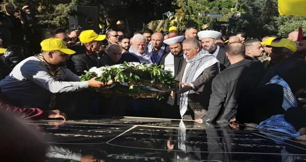 "فتح" وفصائل منظمة التحرير كللت بالورد النصب التذكاري للشهداء في صيدا في الذكرى التاسعة والخمسين لانطلاقة الثورة الفلسطينية ويوم الشهيد "فتح" وفصائل منظمة التحرير كللت بالورد النصب التذكاري للشهداء في صيدا في الذكرى التاسعة والخمسين لانطلاقة الثورة الفلسطينية ويوم الشهيد