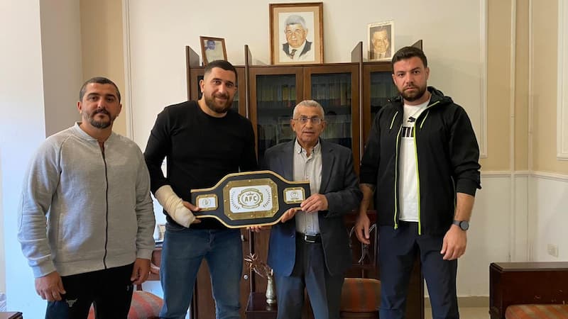 أسامة سعد يهنىء البطل محمد الجنزوري على نجاحه بلقب منظمة AFC الاحترافية للمواي تاي أسامة سعد يهنىء البطل محمد الجنزوري على نجاحه بلقب منظمة AFC الاحترافية للمواي تاي