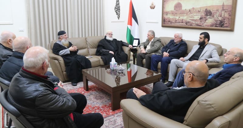 لقاء لقيادة "فتح" ووفد القوى الاسلامية في عين الحلوة: أمن المخيم واستقراره من الثوابت الوطنية الفلسطينية لقاء لقيادة "فتح" ووفد القوى الاسلامية في عين الحلوة: أمن المخيم واستقراره من الثوابت الوطنية الفلسطينية