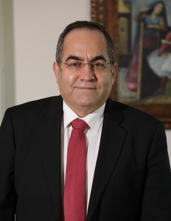 علي العبد الله: هكذا نقل العرب أسرار صناعة الورق من مصر والصين إلى أوروبا علي العبد الله: هكذا نقل العرب أسرار صناعة الورق من مصر والصين إلى أوروبا