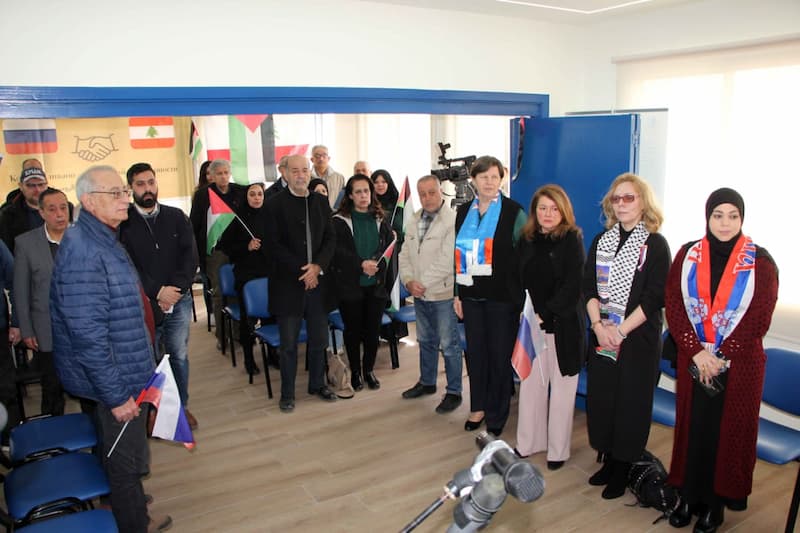 صيدا.. وقفة تضامن مع روسيا وفلسطين ولبنان في "جمعية خريجي جامعة الصداقة بين الشعوب" صيدا.. وقفة تضامن مع روسيا وفلسطين ولبنان في "جمعية خريجي جامعة الصداقة بين الشعوب"