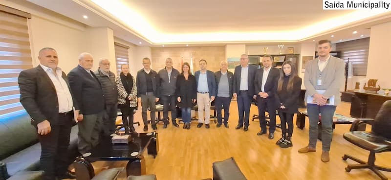 رئيس بلدية صيدا ونائبه رحبا بنواب لجنة الشؤون الخارجية والمغتربين اللبنانية وبمديرة وكالة الأونروا رئيس بلدية صيدا ونائبه رحبا بنواب لجنة الشؤون الخارجية والمغتربين اللبنانية وبمديرة وكالة الأونروا