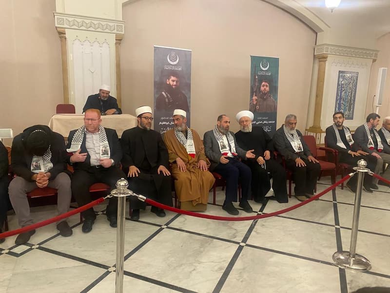 الشيخ حمود يقدم المباركة بشهداء الجماعة الاسلامية الشيخ حمود يقدم المباركة بشهداء الجماعة الاسلامية
